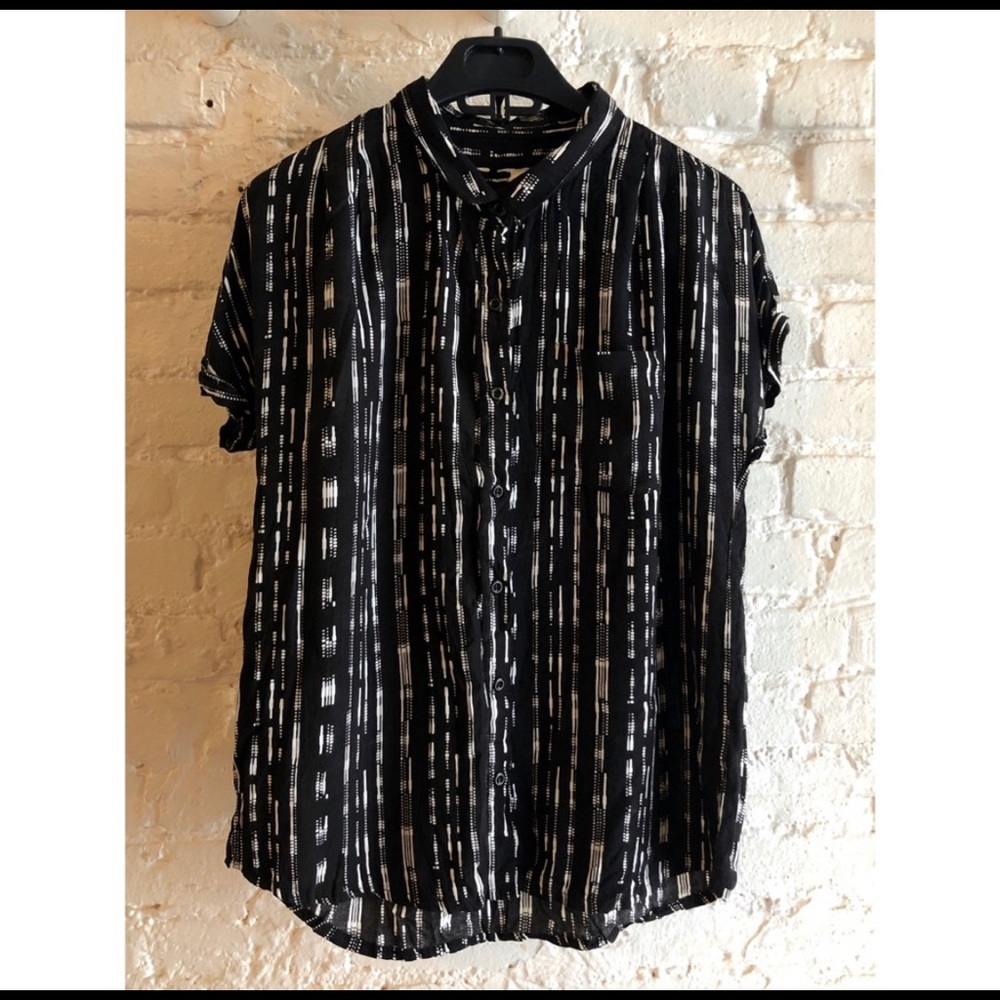 Bridge and Burn black and white button down